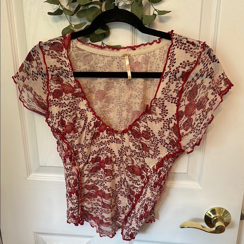 🌹 FREE PEOPLE Floral Red and Cream Women's Top🌹